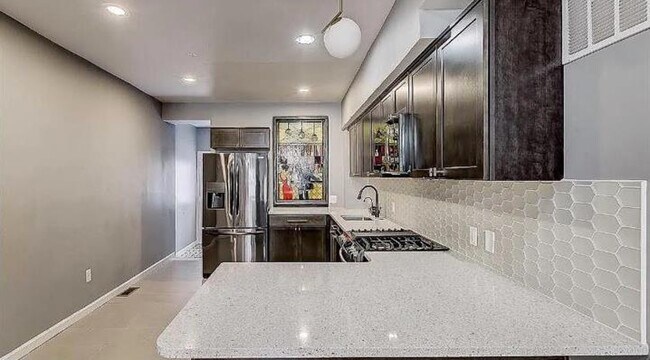 Photo - 150 N Curley St