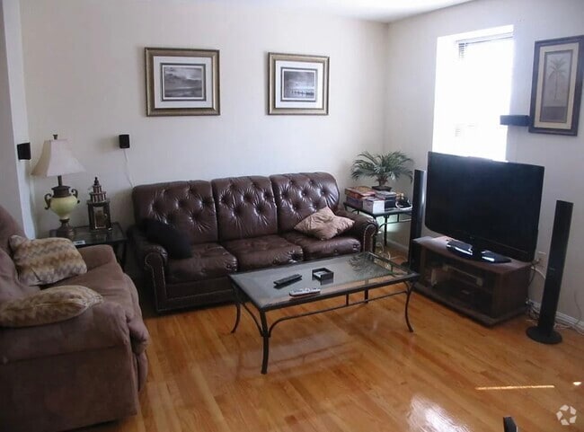 Building Photo - 2014 Massachusetts Ave Unit 22 Rental