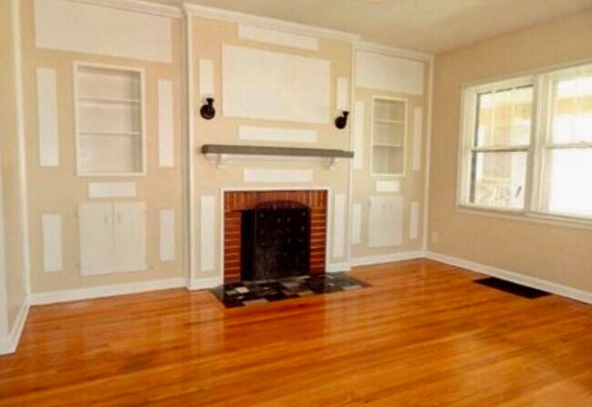 Photo - 79 N Layman Ave