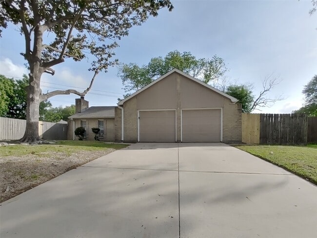 Building Photo - 12819 Enchanted Path Dr