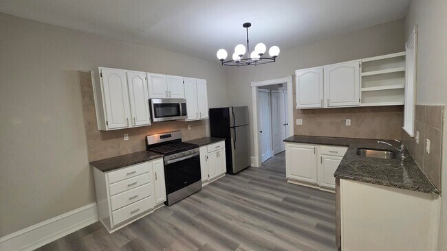 637 N 32nd St Unit 1