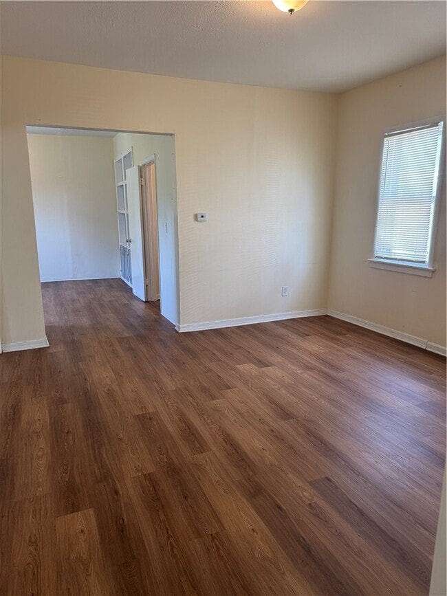 Photo - 134 Lewis St
