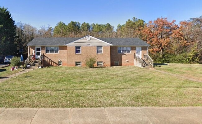 Building Photo - 9784 Village Hwy Unit 2