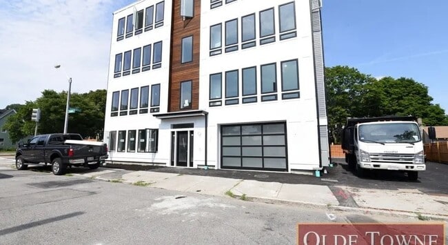Building Photo - 58 Tolman St Unit 2 Rental