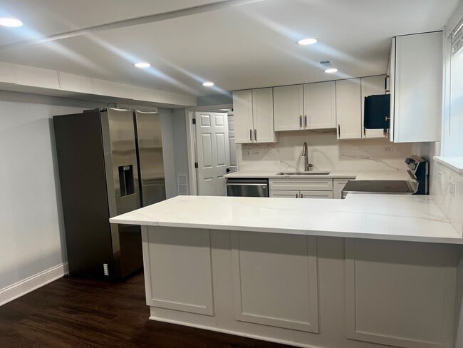 Photo - 6522 Spaulding Ave