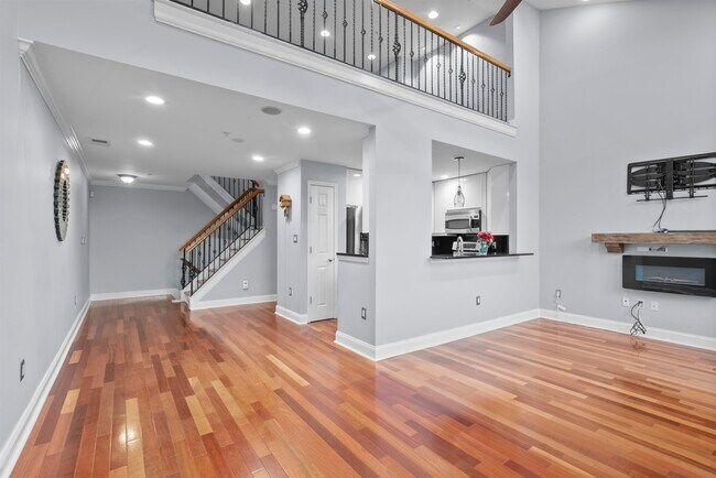 Photo - 169 Price Ct
