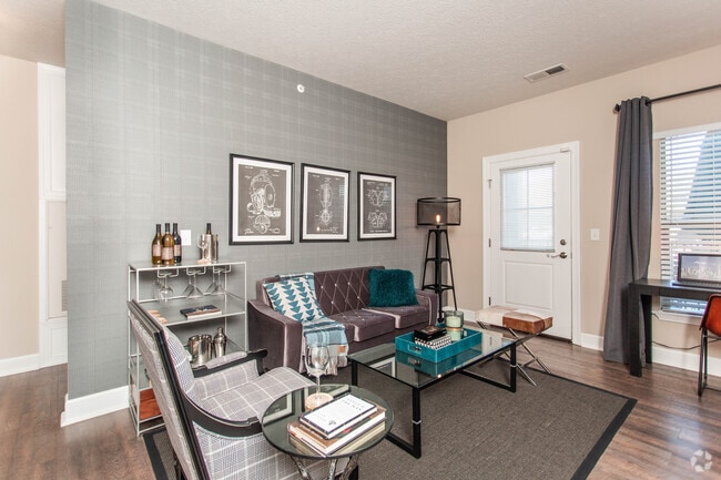 1BR, 1BA - 792 SF - The Rosedale