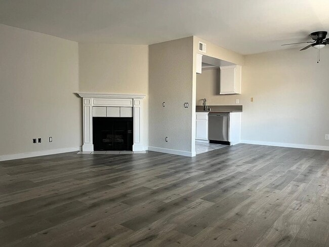 Photo - 544 E Tujunga Ave Unit 204