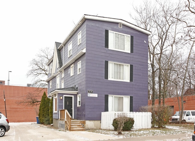 Building Photo - 514 S Forest Ave Rental