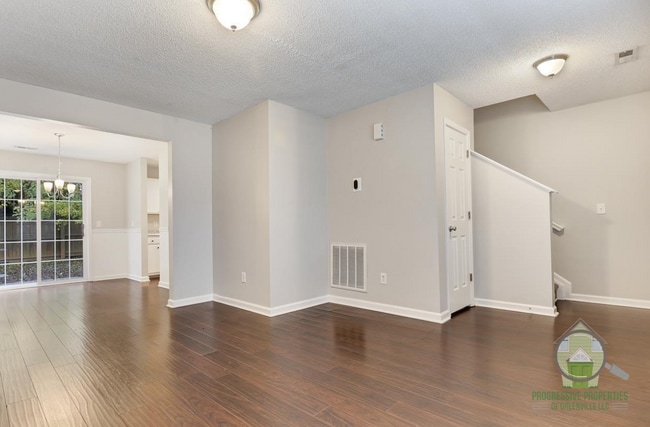 Photo - 14 Freetown Cir