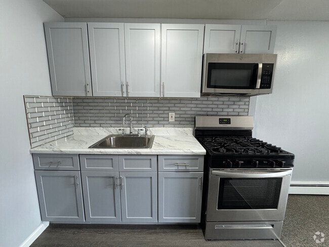 Building Photo - 1720 41st St Unit D Rental