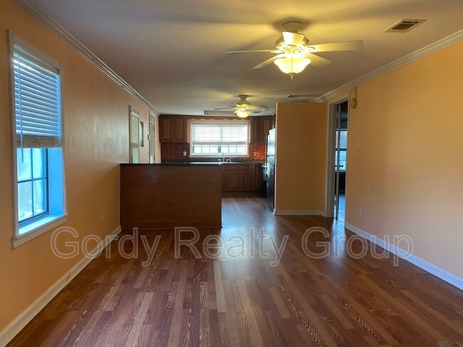 Photo - 2057 Gay Ave