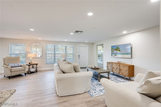 Photo - 1410 Curlew Ave