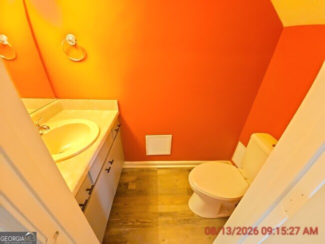 Photo - 1688 Winchester Way SE