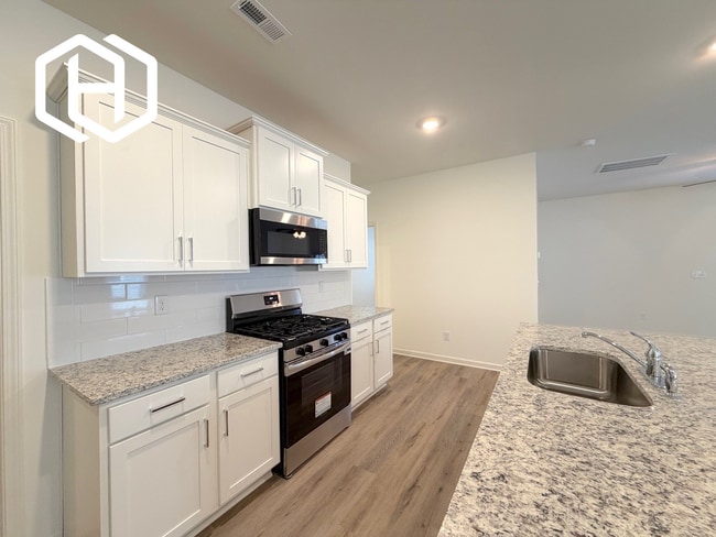 Photo - 2028 Eaton Pl