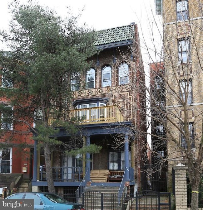 Building Photo - 1424 Harvard St NW Rental