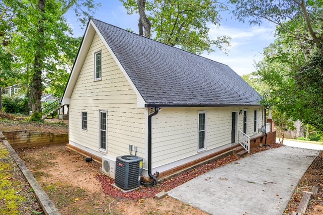 Photo - 1058 Jefferson Ave