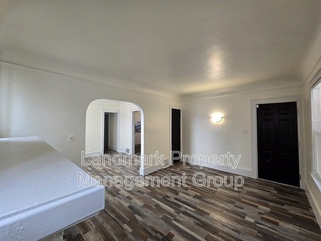 Photo - 14400 Rutherford St