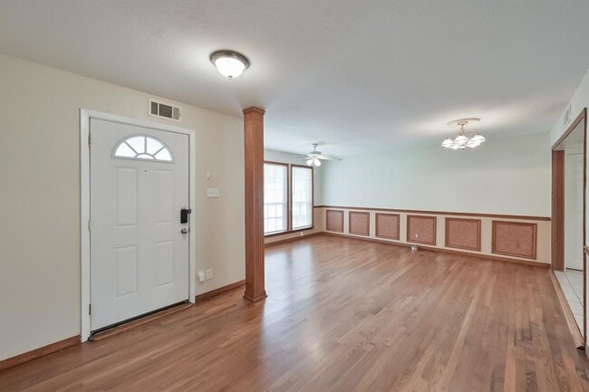 Photo - 6957 Park Pl Dr