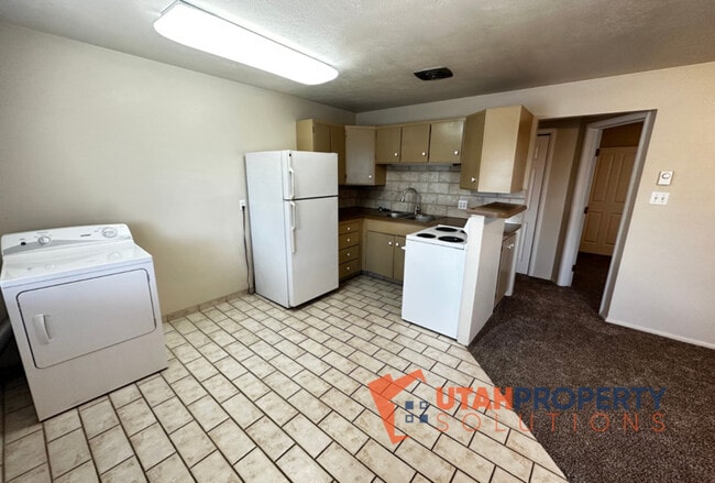 Photo - 4951 S Center St Unit #5