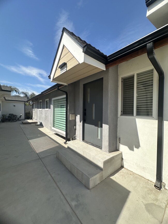 Building Photo - 10861 Nettleton St Rental