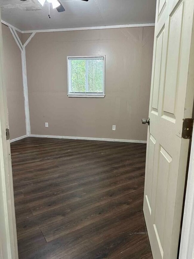 243 Lure Ln