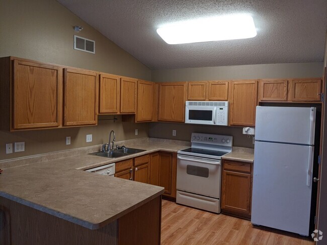 Building Photo - 2 bedroom, 2 bath condo in North Liberty Unit 201