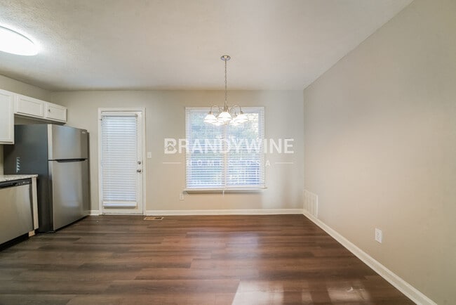 Photo - 403 Chippewa Dr SE