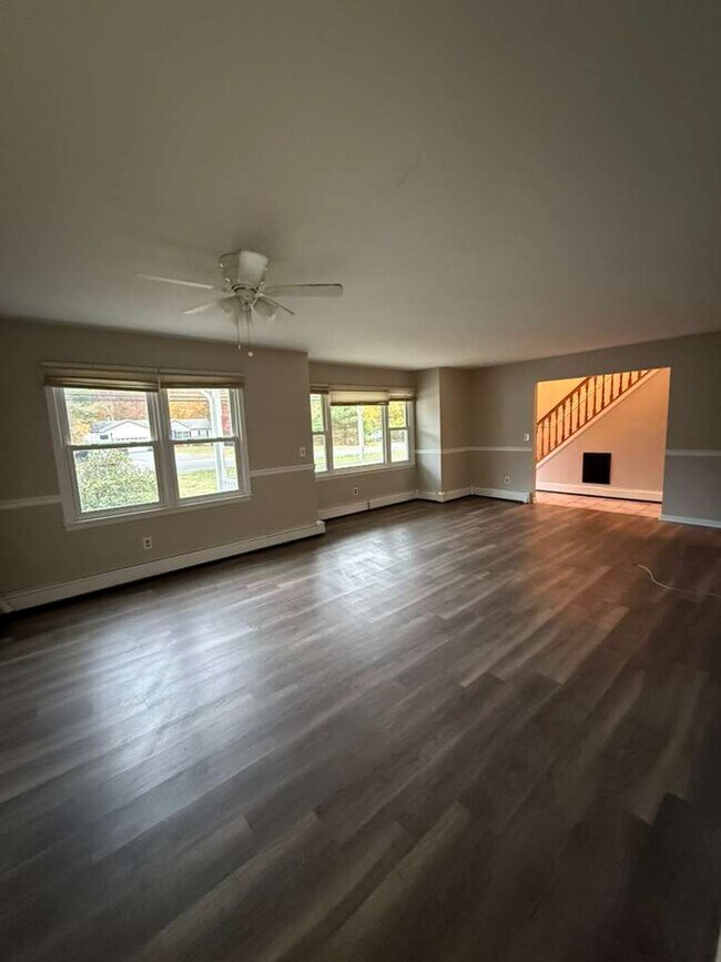 Photo - 153 Cedar Swamp Rd