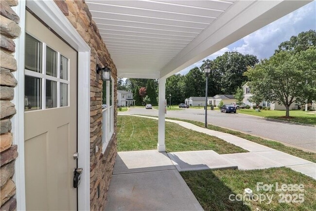 Photo - 3973 Newhall Dr NW