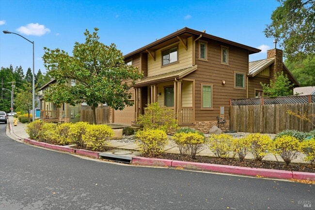 Photo - 155 Rosebud Ln