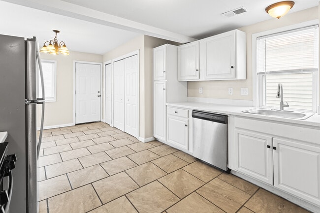 Photo - 34 E Elza Ave