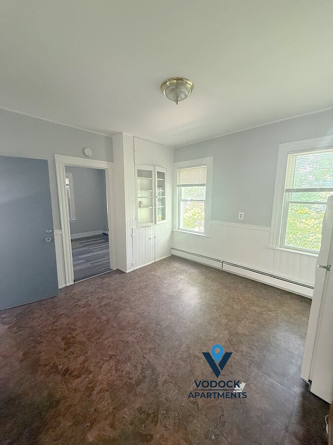 Photo - 105 Rhodes St