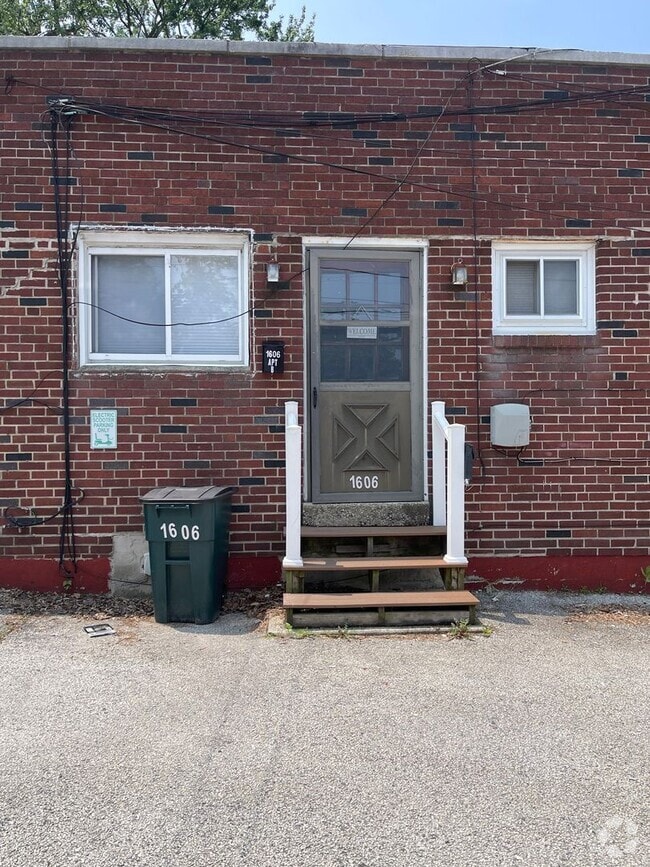 Building Photo - 1606 MacDade Boulevard Unit B Rental