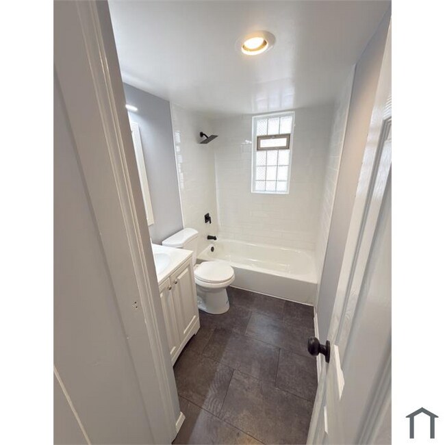 Photo - 521 E 222nd St Unidad 521 E 222nd St- DWN