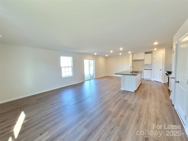 Photo - 124 Rock Ave