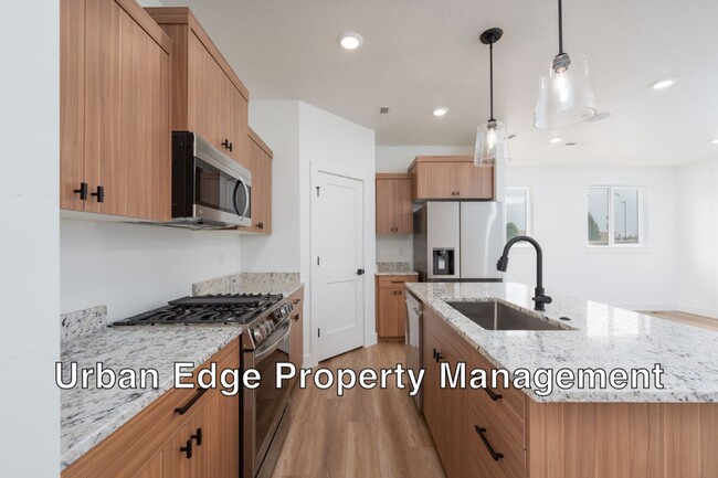 3 Bedroom 2.5 Bath Newer Row Home! - 3 Bedroom 2.5 Bath Newer Row Home!