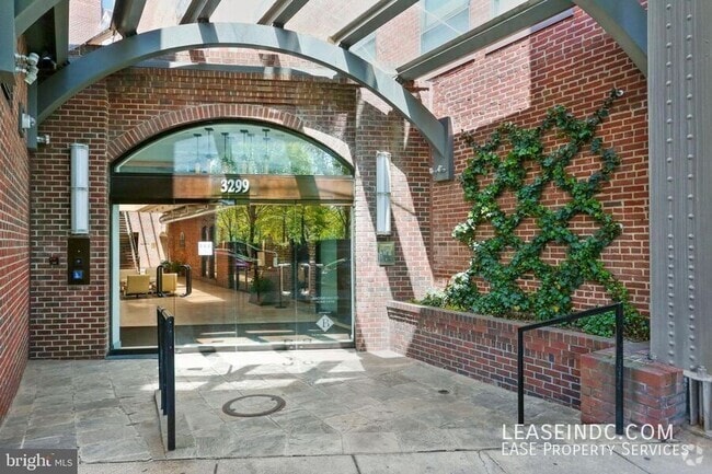 Building Photo - 3299 K Street NW-#302 Unit #302 Rental