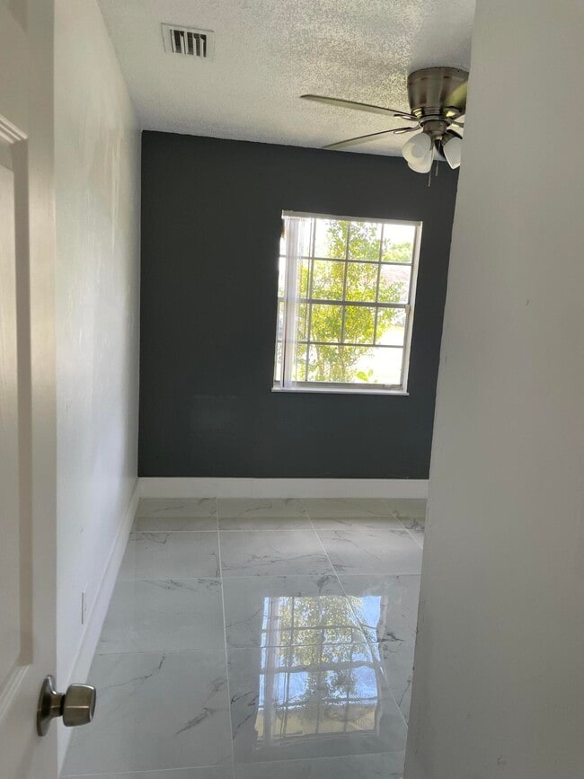 Photo - 8131 SW 6th St