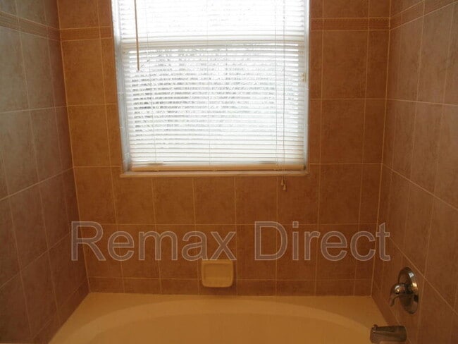 Building Photo - 822 Pipers Cay Dr