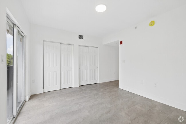 4 habitaciones, 2 baños - 1220 pies cuadrados - Dormitorio