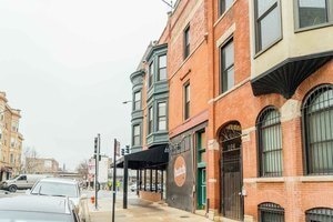 Building Photo - 866 W Aldine Ave Unit 3