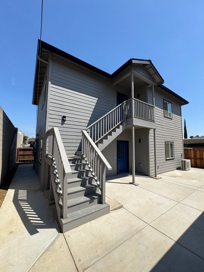 Photo - 627.5 N Sacramento St Unidad 627.5 N Sacramento St - Downstairs