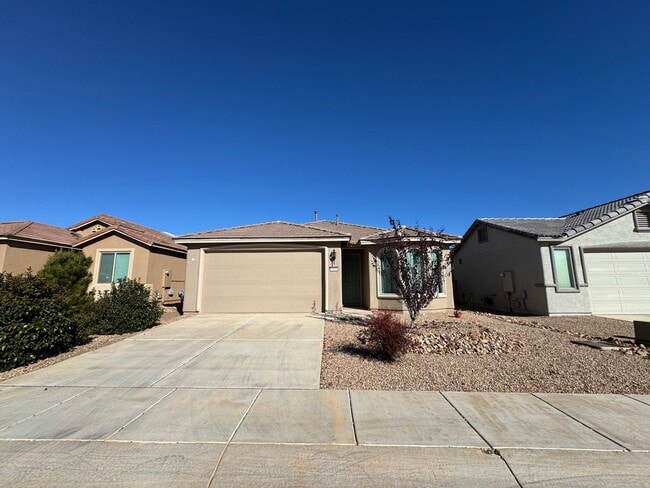 Building Photo - 4BR/2.5BA/2CG, 2057 sq.ft. rental with DOG RUN in Sierra Vista, AZ