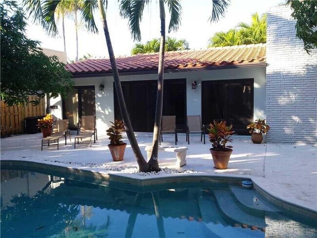 Building Photo - 3412 Leigh Rd