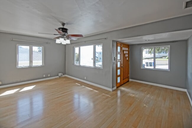 Photo - 2809 Carlsbad St