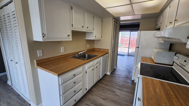 Photo - Nice 2-Story Townhome, Centrally located i...