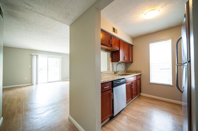 Photo - 970 Quay Ave Unit A