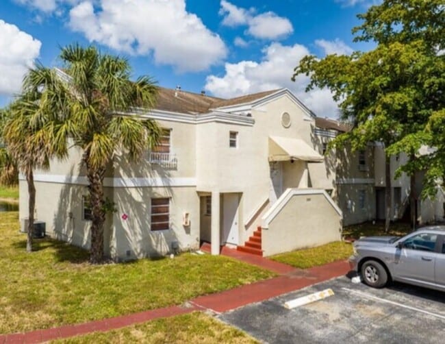 2571 NW 56th Ave