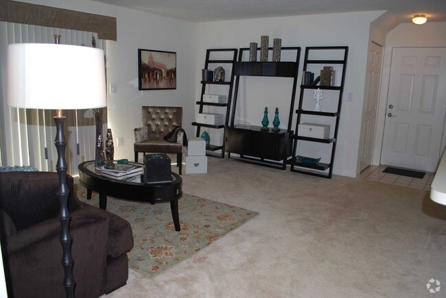 Foyer - Woods of Britton